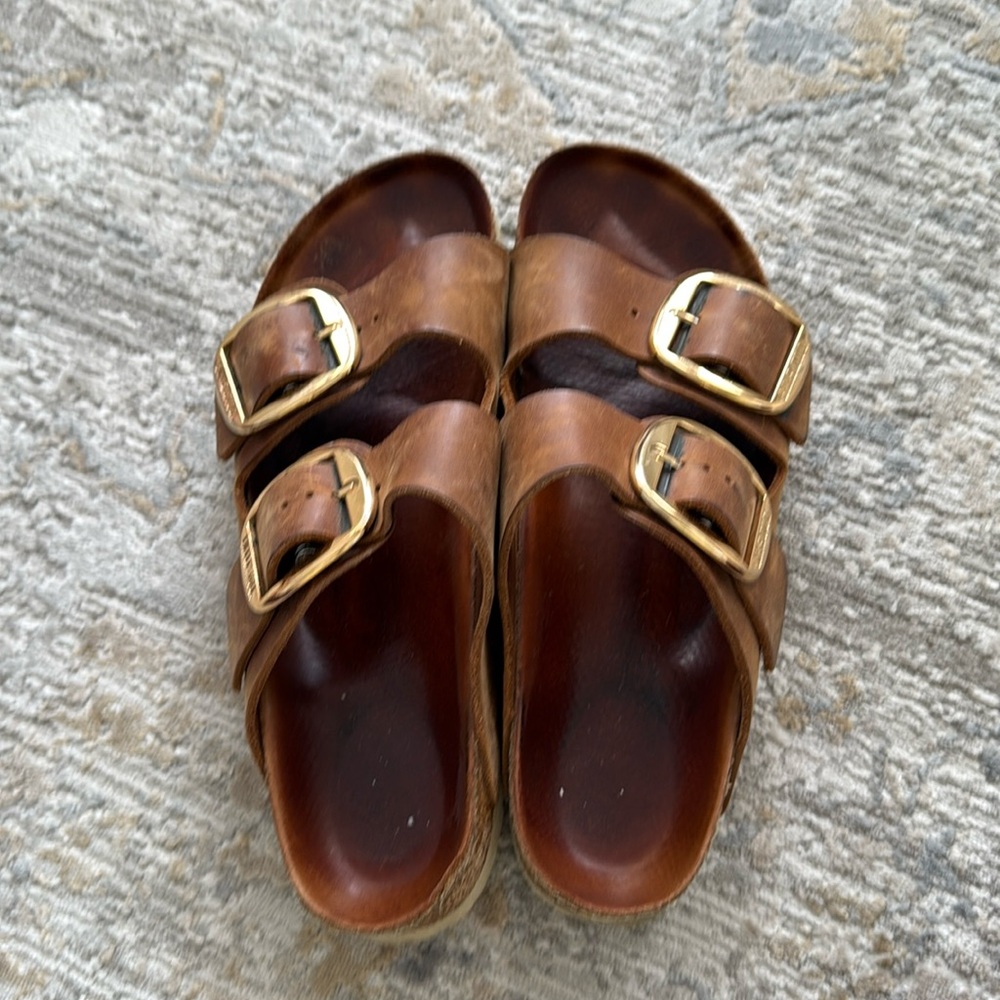 Preloved big buckle Birkenstocks